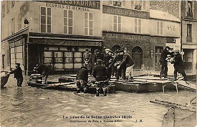 CPA flood the seine distribution of bread has maisons-Alfort (390191)