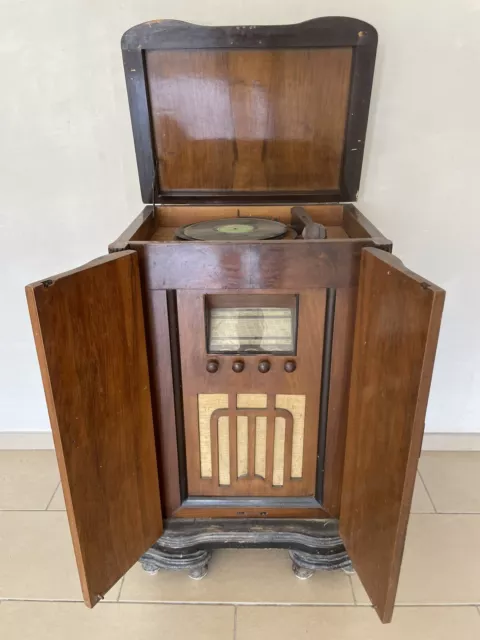 MOBILE RADIO A VALVOLE CON GIRADISCHI - 1937 in RADICA MAGNADYNE SV3 funzionante
