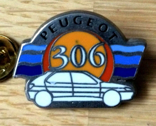 Pin's Peugeot Lion – Zamac Doré – Petit Modèle – Voiture – Occasion