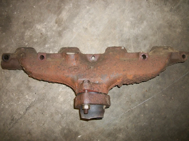 1966-1971 International Scout 800 Exhaust Manifold 196 1966-1971 International Scout 800 Exhaust Manifold 196