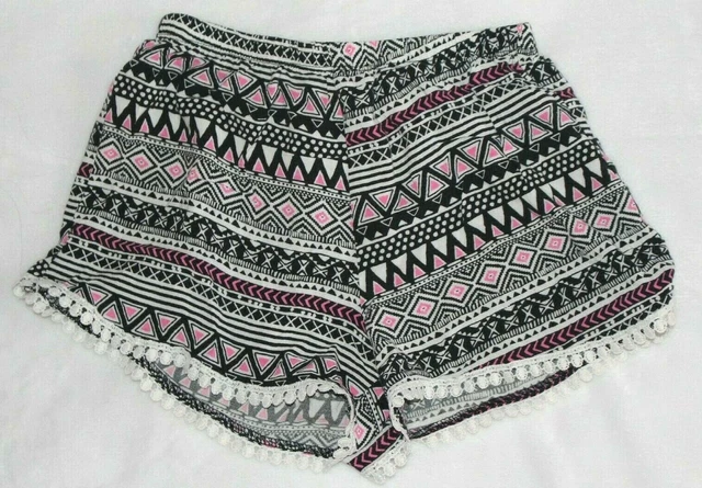 Extremely Me Girls Lightweight Flowy Shorts Size 10/12 Pink Black Diamond Lace