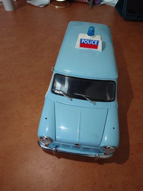 KYOSHO MINI POLICE Van - Light Blue 1:18 scale Diecast Car