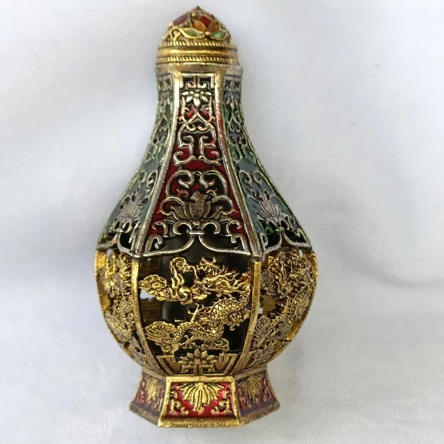 Collectible Vintage Pure Copper Hollowed Out Craft Animal Snuff Bottle