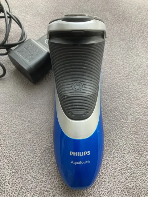Philips AquaTouch AT896 Wet and Dry Rechargeable Electric Shaver