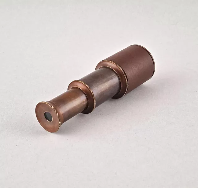 9977817-d dekoratives Fernrohr nach historischem Vorbild Messing Leder L6-11cm