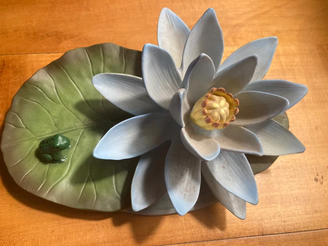 Beautiful 4 Summer 1984 Andrea By Sadek BLUE WATER LILY With FROG Figurine