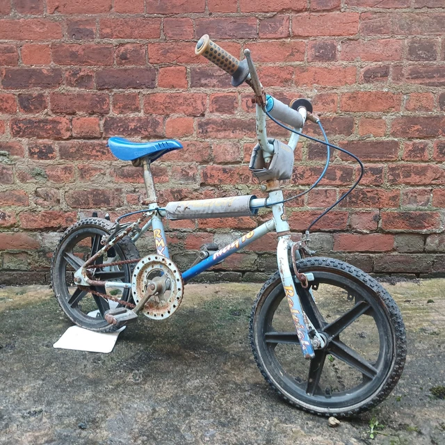 1980 Raleigh Burner BMX vélo modèle 3D $30 - .c4d - Free3D
