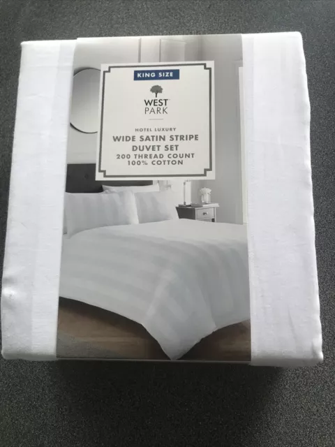 West Park Hotel Luxury Wide Satin Stripe Duvet Set King Size.