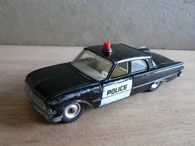 Lot De 2 Dinky Toys 258 - Voitures De Police Dodge & De Soto - À Restaurer