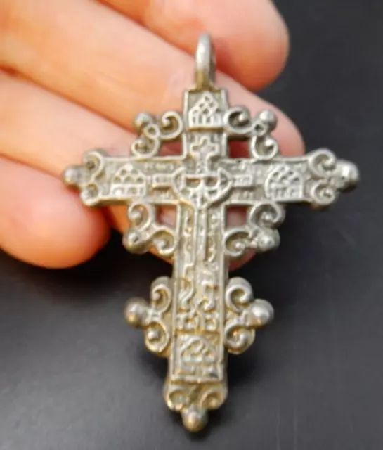 CROIX RELIGIEUSE ORTHODOXE  Métal - 19e  - 4 cm