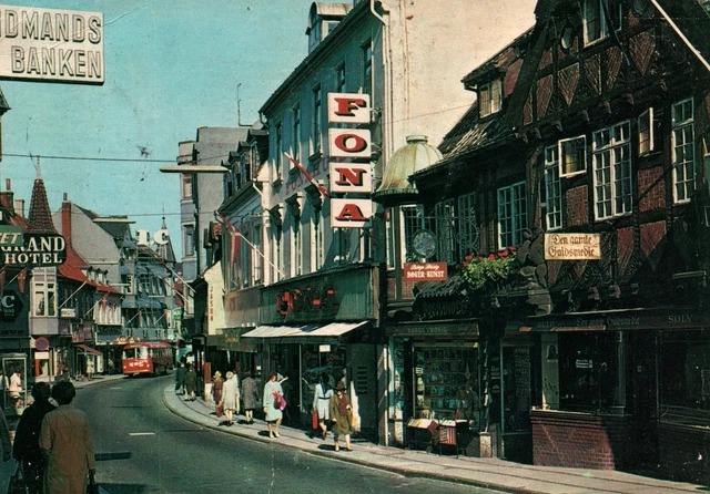 CONTINENTAL SIZE POSTCARD 1960s MARKET STREET SCENE IN COPENHAGEN DENMARK
