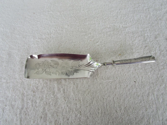 Antique Meriden B. Company Silverplate Butler's Crumb Catcher With Floral Decor!