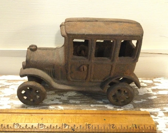 VINTAGE 6” CAST Iron Model T Ford Sedan Toy CarVintage Reproduction £