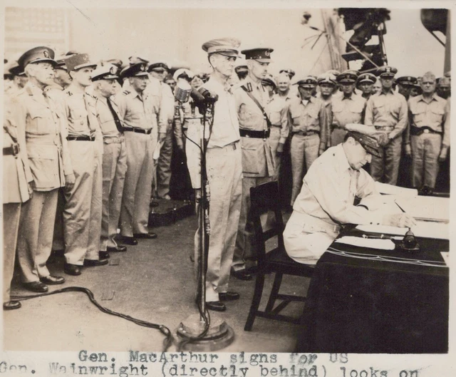 WW2 JAPAN SURRENDER USS Missouri MacArthur Signs 1945 - Original Photo ...