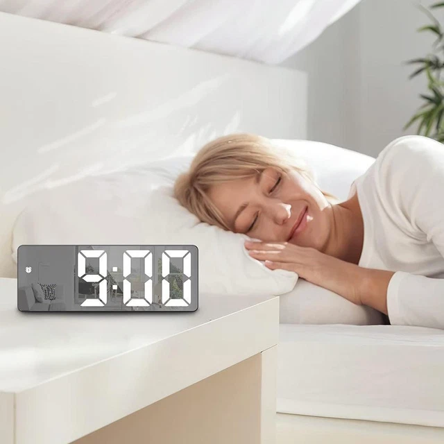USB Battery Digital Electronic Mirror Alarm Clock LED 5V HOT Night Light U0H9