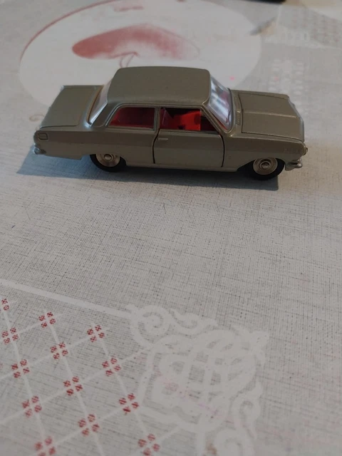 Dinky Toys Opel Rekord 542 – Miniature 1/43 – Occasion – Collection
