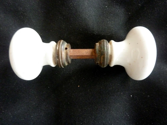 ANCIENNE POIGNÉES de porte en porcelaine blanche - D = 55 mm - avec