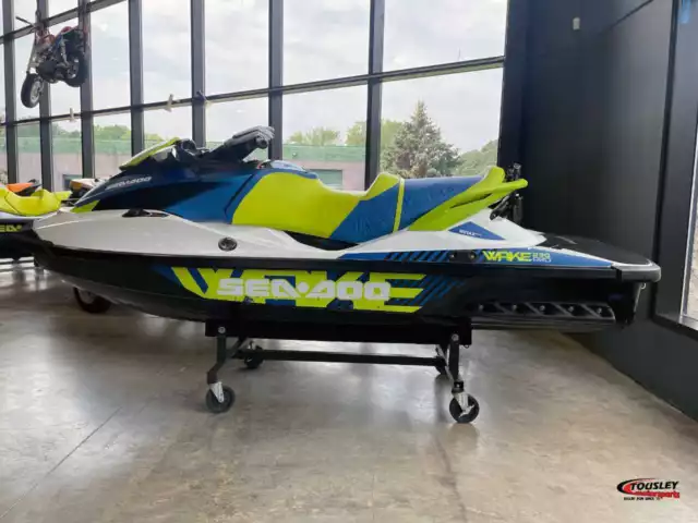 2017 Sea-Doo Wake Pro 2017 Sea-Doo Wake Pro