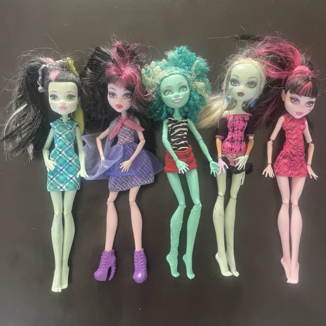 MONSTER HIGH DOLLS Frankie Stein Voltageous Draculaura Honey Swamp FIVE ...