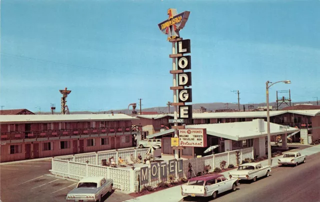 Eureka California 1960s Postcard Thunderbird Lodge Motel Roadside