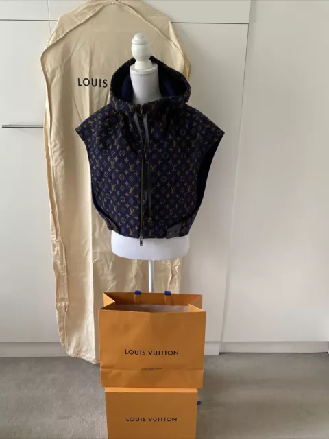 Louis Vuitton Giant Monogram Hooded Wrap Coat Beige Wool ref.241871 - Joli  Closet