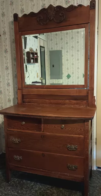 Antique Oak 4 Drawer Dresser With Mirror