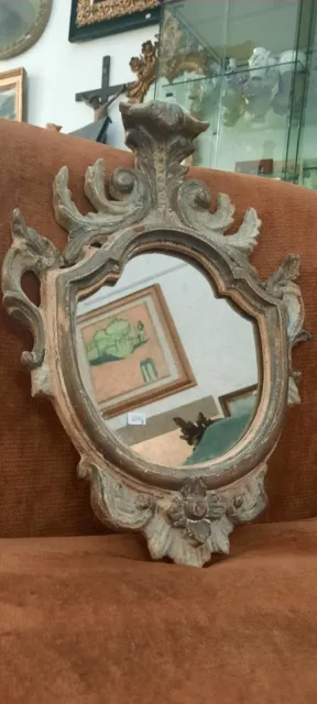 antico specchio con cornice in legno