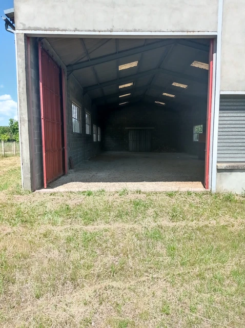 Terrain constructible avec hangar 3
