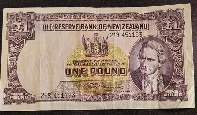 The Reserve Bank Of New Zealand One Pound Note 1956-1967