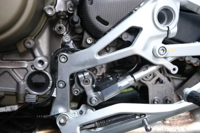 Racetorx Ducati Panigale/streetfighter V4 Gear shift support B 3