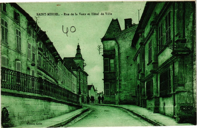 CPA Saint Mihiel-Rue de la Vaux et Hótel de Ville (184135)