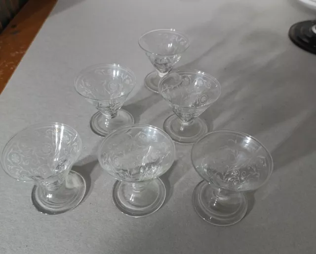 verres à liqueur anciens A Volutes Coupes Lot De 6