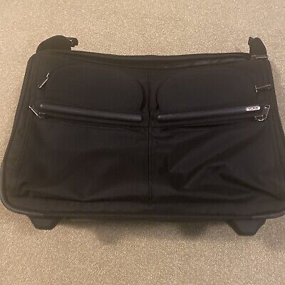 Tumi Foldover  Rolling Carryon for Suit With Outer Pockets, Great condition