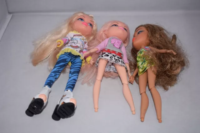 3x Bratz Puppen Chloe Yasmin Studie im Ausland Brasilien hellrosa Haare 2015 MGA BD8 3