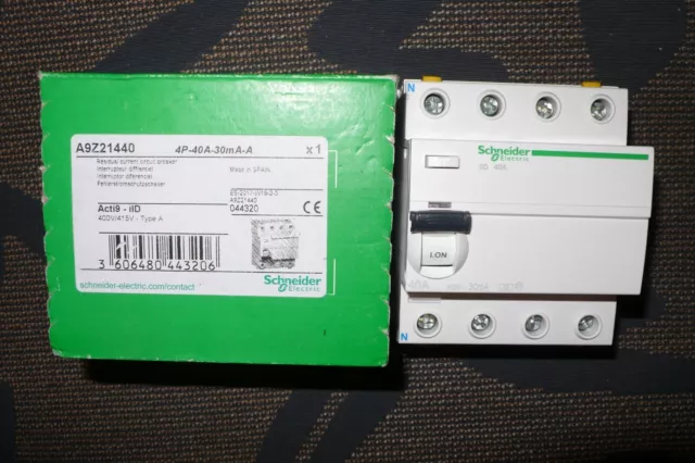 INTERRUPTEUR DIFFERENTIEL TETRA. 40A 30mA TYPE A, SCHNEIDER ELECTRIC TRIPHASE +N 3