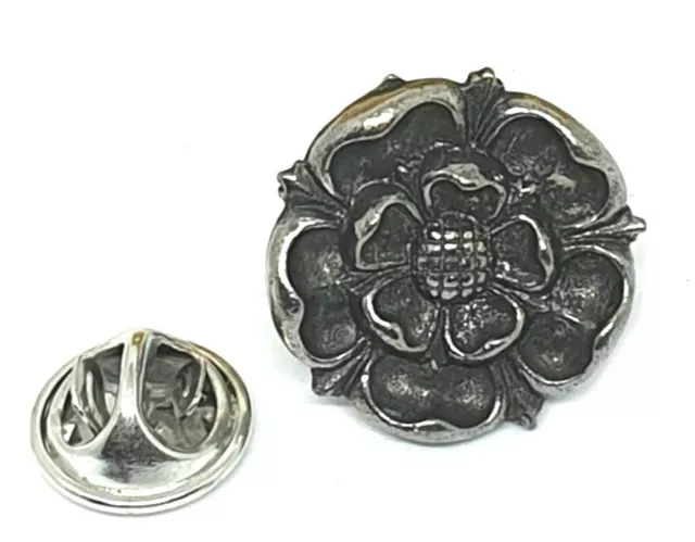 Hand Cast Fine English Pewter Pin Badge Tudor Rose English Emblem (≈25mm)