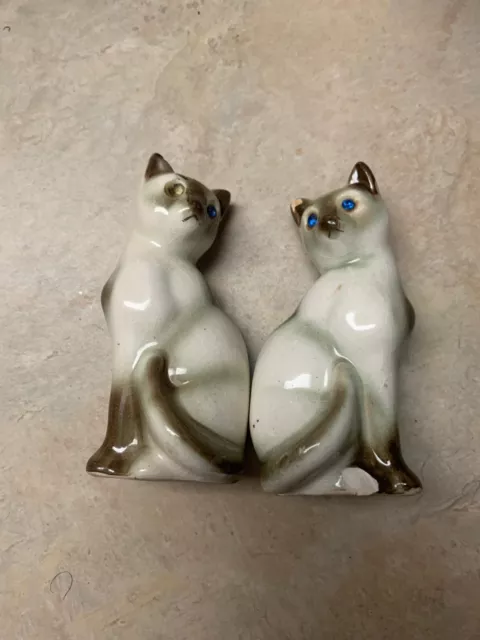 Vintage Siamese Cats Sitting Salt And Pepper Shakers JAPAN