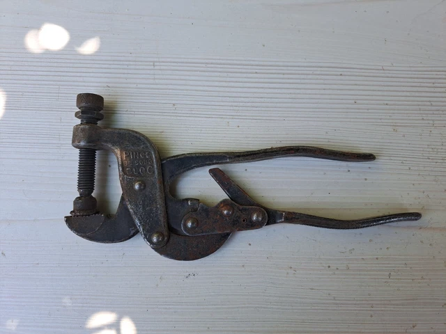 ANCIEN OUTIL DE métier, ancienne pince à plomber. Bon état. EUR 10,00