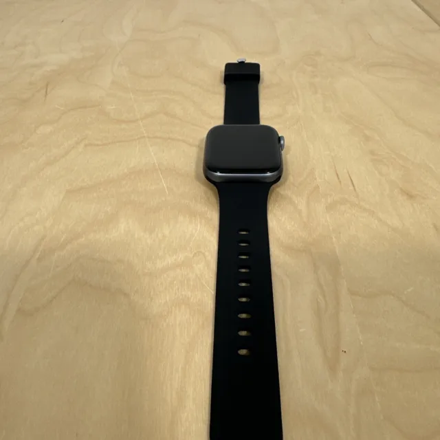 Apple Watch Series 4 Nike+ 44 mm Space Grey Aluminum Case BH 88%