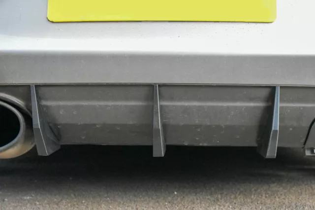 1 X REPLACEMENT V2 Tapered fin to Fit Mk1 Seat Leon Cupra R Rear Lower Diffuser
