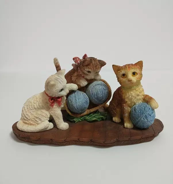 Vntg Lang & Wise Cat Figurine 1st Edition  "Spilling the Yarn" Susan Winget 1999
