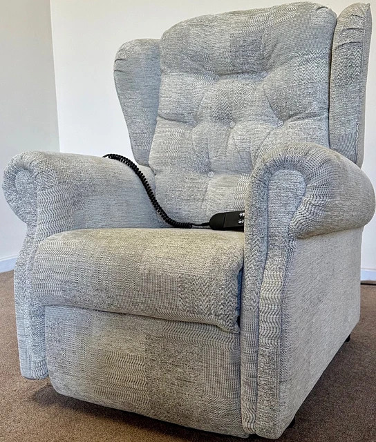 Petite Luxury Electric Riser Recliner Dual Motor Chair ~ 16" Low ~ Can Deliver