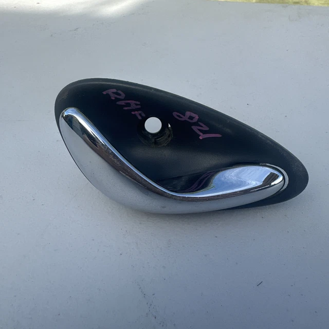 GENUINE HOLDEN NEW RHF Chrome Interior Door Handle Suits Calais VT VX A025 EUR 35,59 PicClick FR