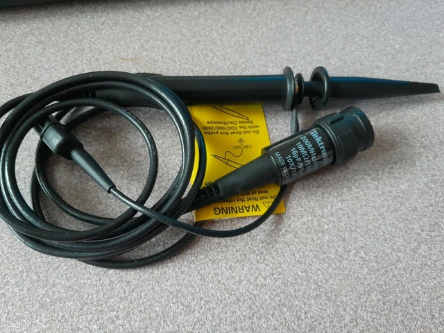 TEKTRONIX P2220 TENSION Sonde 200 MHZ 10M 10X/1X Probe Oscilloscope EUR ...