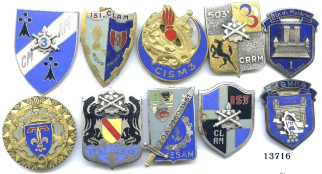 13716 . Divers.lot De 10 Insignes Materiel