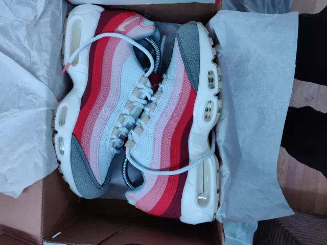 Nike 95s deals red