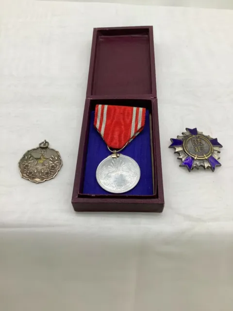 Medalla de guerra japonesa, 3 unidades, cinta roja militar, dama...