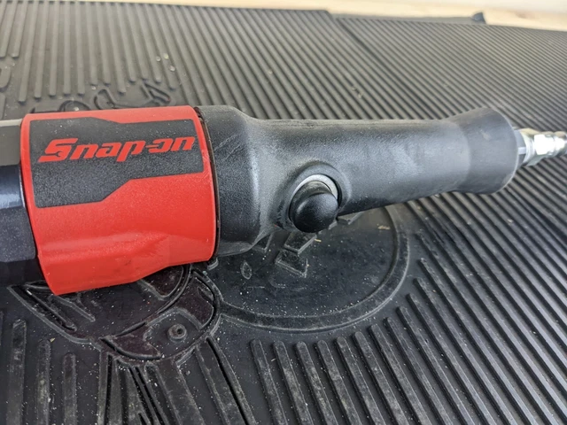 #aq390  Snap-On 3/8" Drive Super-Duty Air Ratchet PTR72 (Red) 3