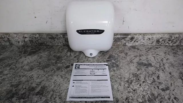 Xlerator XL-BWV-ECO 208 to 277V White Automatic Hand Dryer