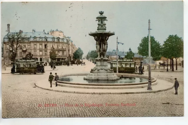 REIMS - Marne - CPA 51 - Les Tramways - Tramways place de la République Fontaine